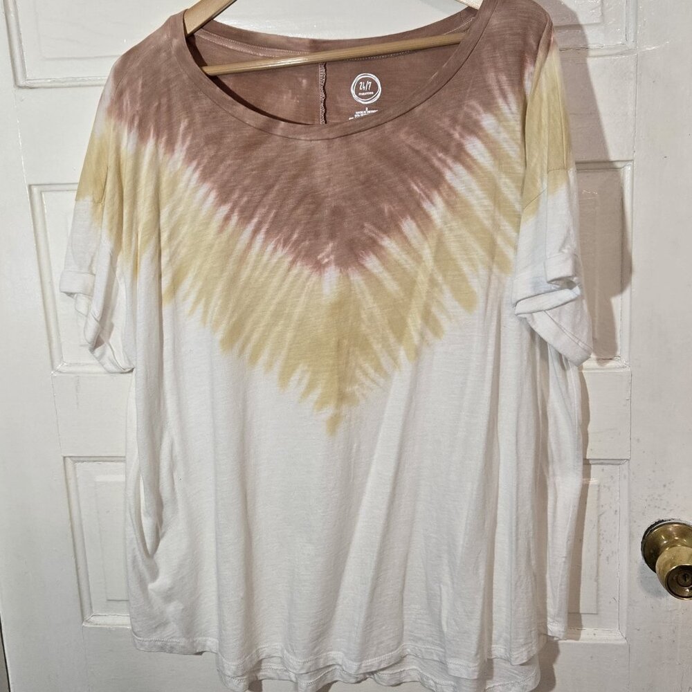 Women's Maurices 24/7 Short Sleeve T Shirt Sz 2 White Brown Yellow Tie Dye